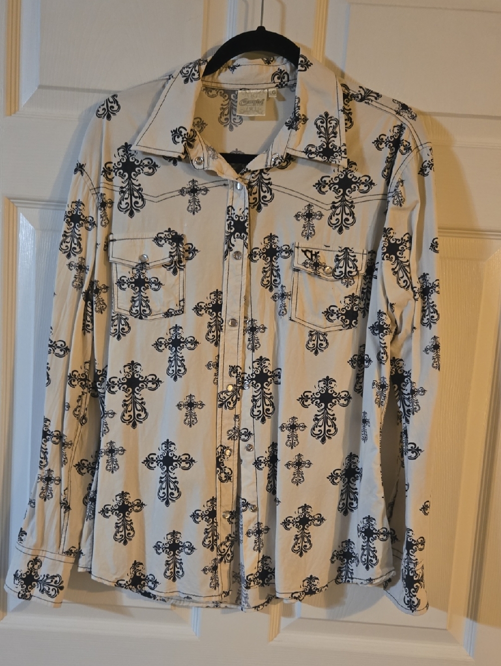 LG Cowboy Shirt Rhinestone Snaps White Shirt with Black Crosses Ornate Print